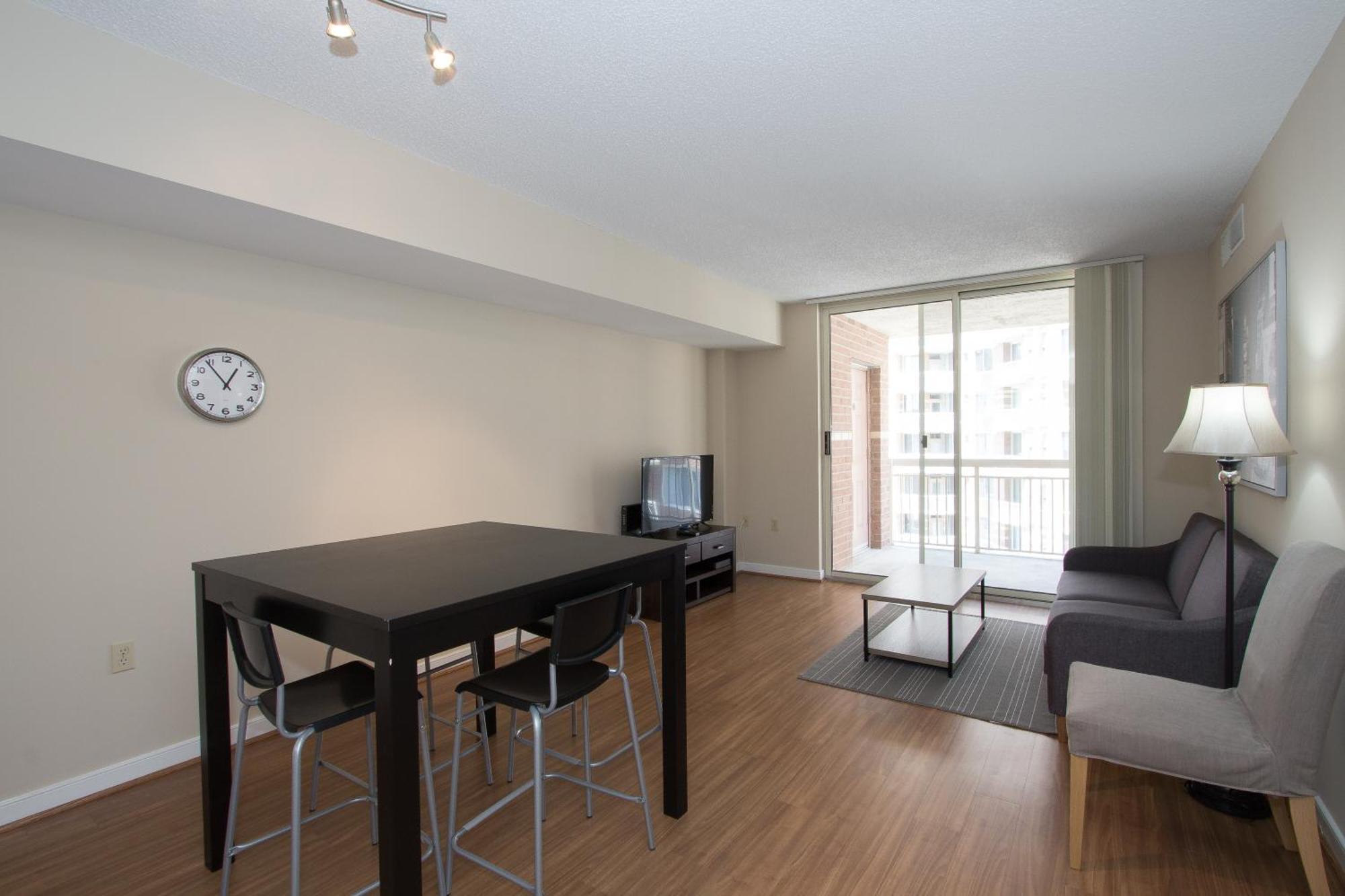Pentagon City Luxury Apartment Арлингтон Экстерьер фото